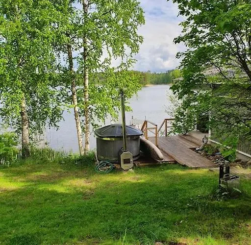 Moekki Ja Rantasauna Saimaan Rannalla *